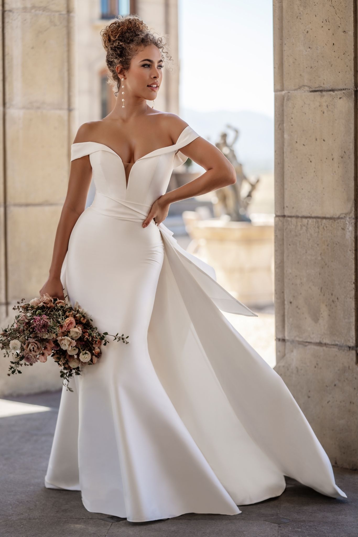 One Wedding Dress with Two Looks!