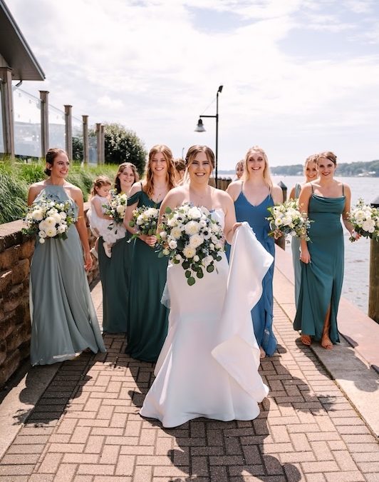 What Brides Need to Know About Modern Etiquette