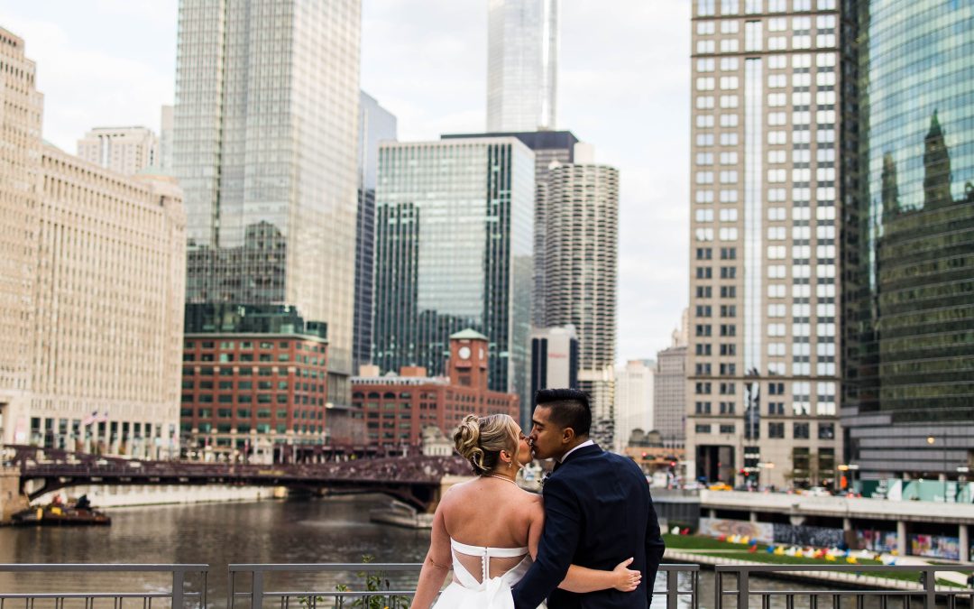 Downtown Chicago Wedding: Skylar + Larry